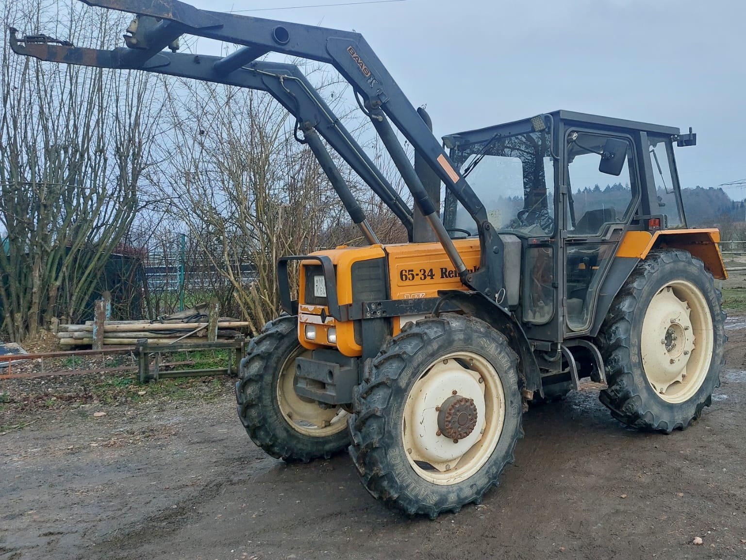 Traktor типа Renault 65-34MX, Gebrauchtmaschine в Waldalgesheim (Фотография 1)