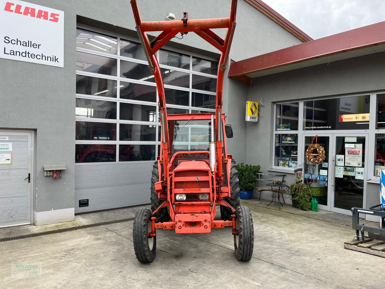 Traktor tip Renault 651 mit Frontlader, Kabine, hydr. Lenkung, Gebrauchtmaschine in Geiselhöring (Poză 2)