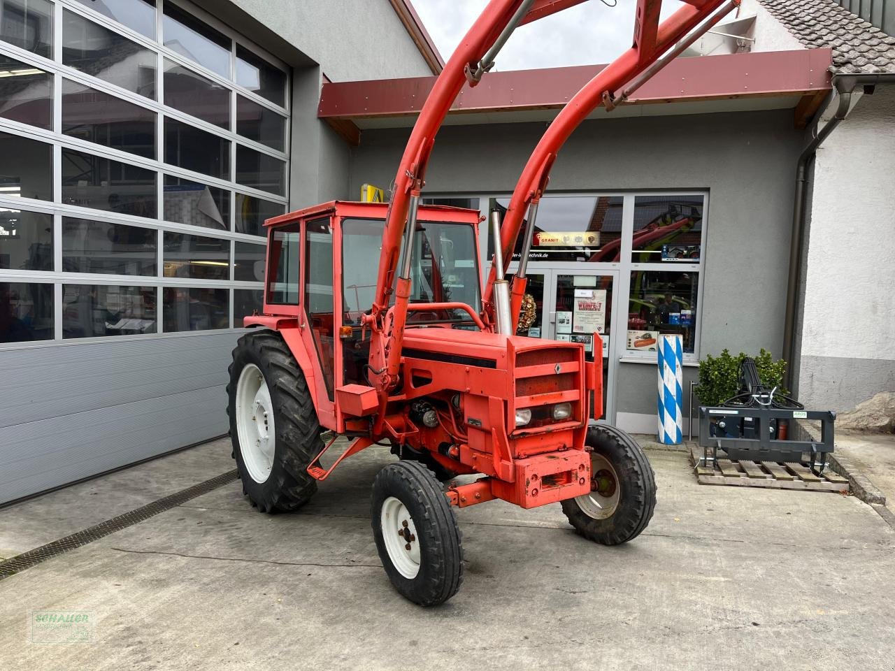 Traktor typu Renault 651 mit Frontlader, Kabine, hydr. Lenkung, Gebrauchtmaschine v Geiselhöring (Obrázok 4)