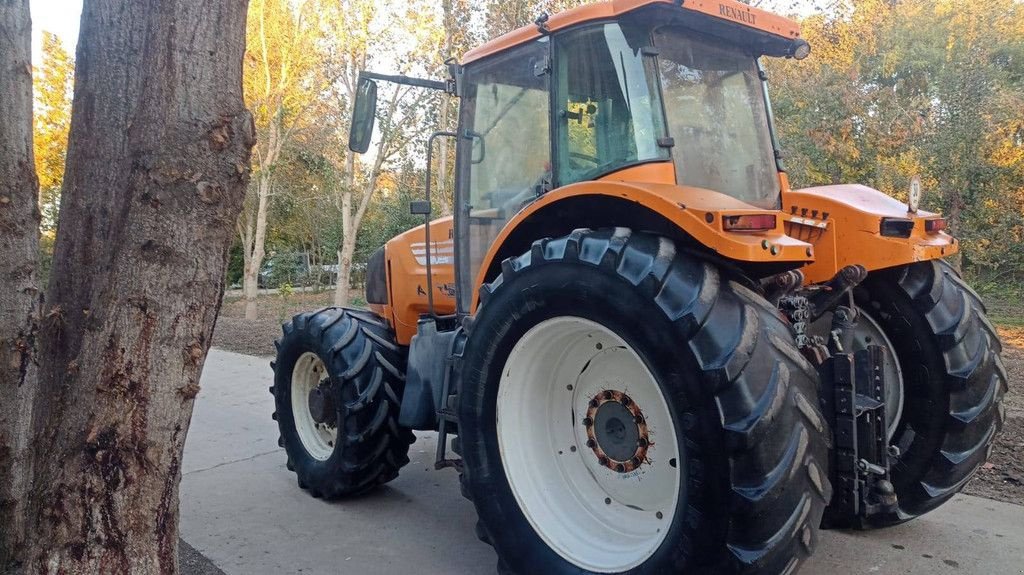 Traktor of the type Renault 735RZ, Gebrauchtmaschine in Antwerpen (Picture 5)