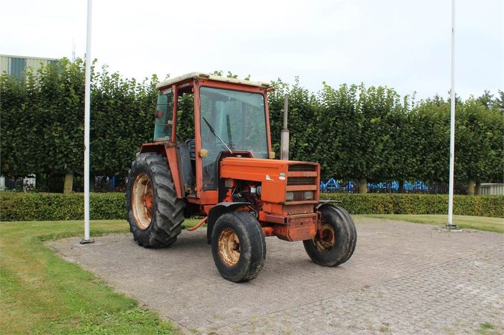 Traktor Türe ait Renault 781, Gebrauchtmaschine içinde Bant (resim 1)