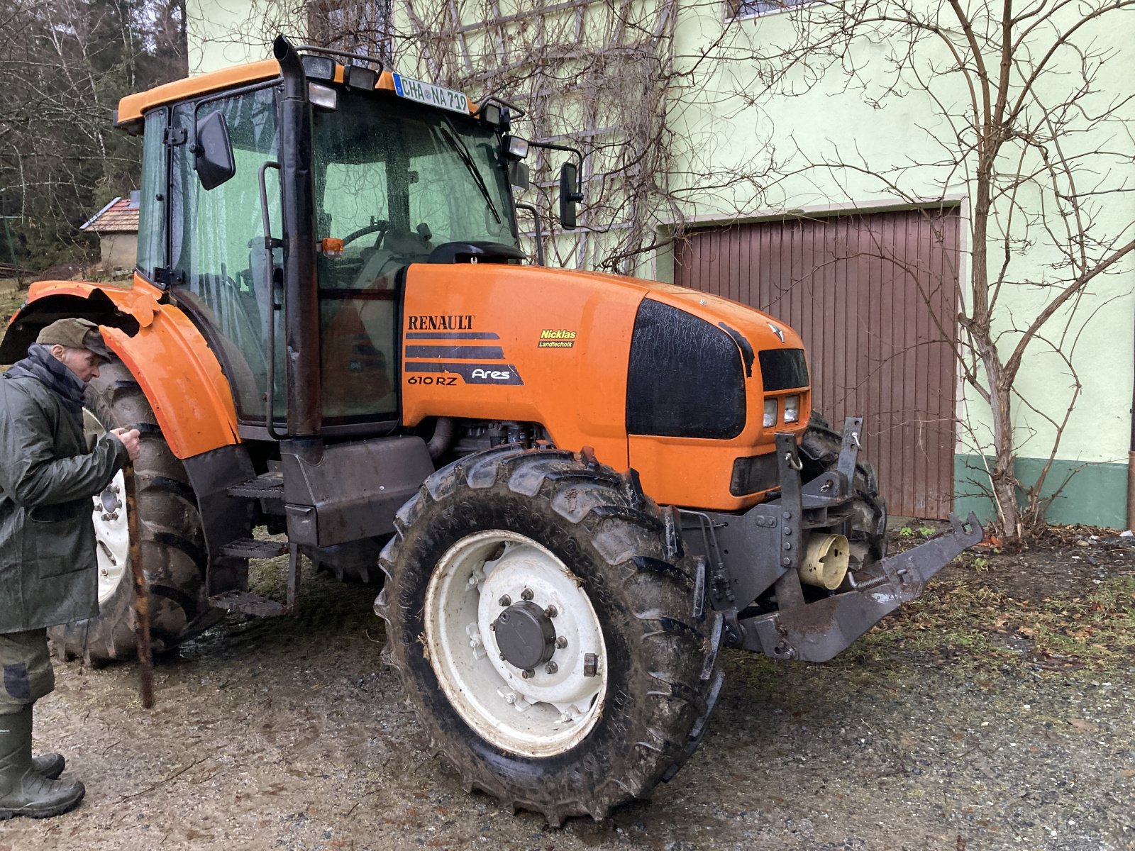 Traktor типа Renault Ares 610 RZ, Gebrauchtmaschine в Bodenwöhr/ Taxöldern (Фотография 2)