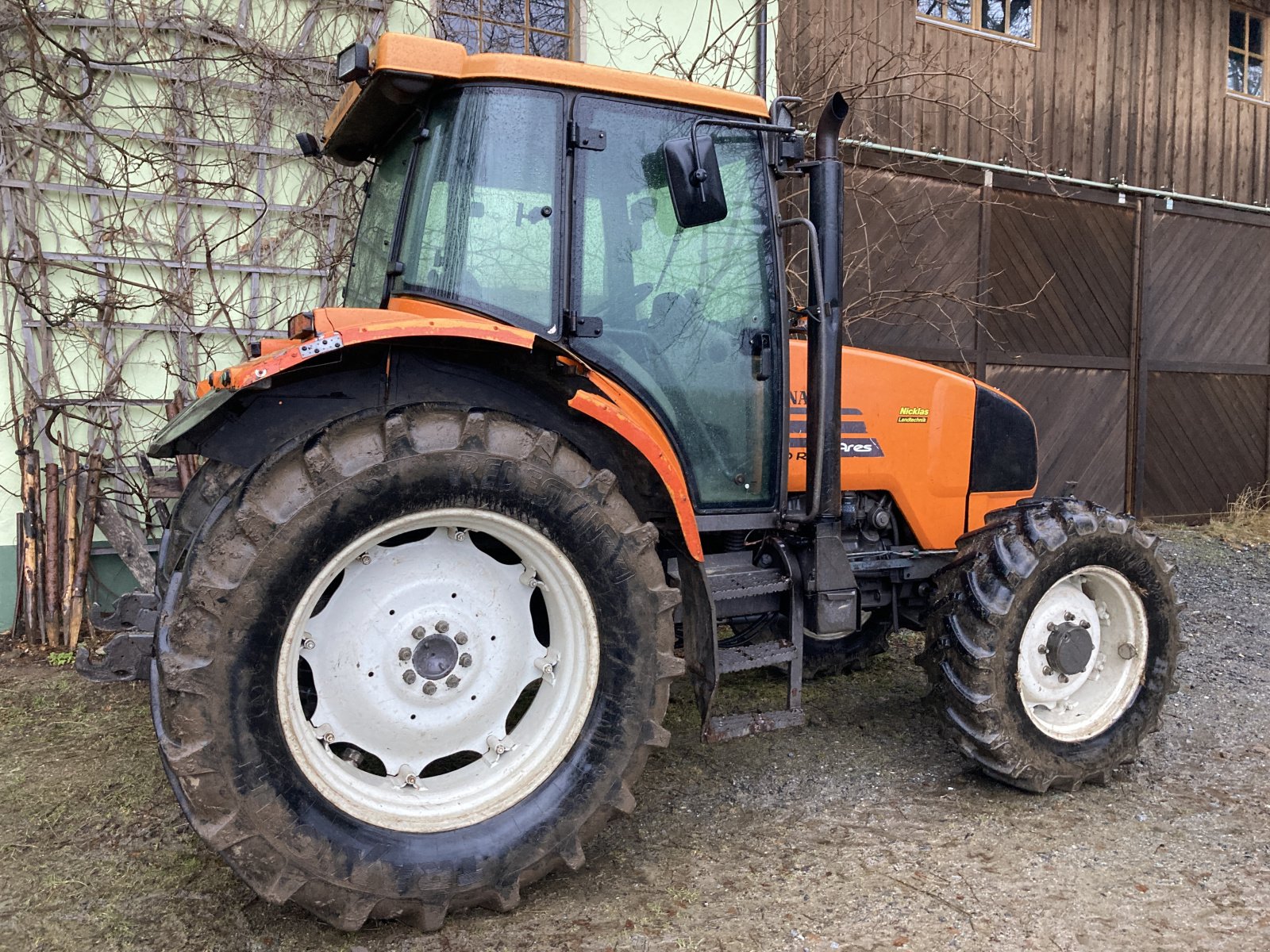 Traktor типа Renault Ares 610 RZ, Gebrauchtmaschine в Bodenwöhr/ Taxöldern (Фотография 3)