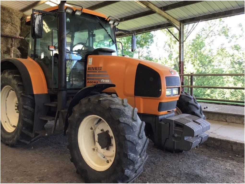 Traktor typu Renault ARES 630 RZ, Gebrauchtmaschine v LOMBEZ (Obrázok 1)