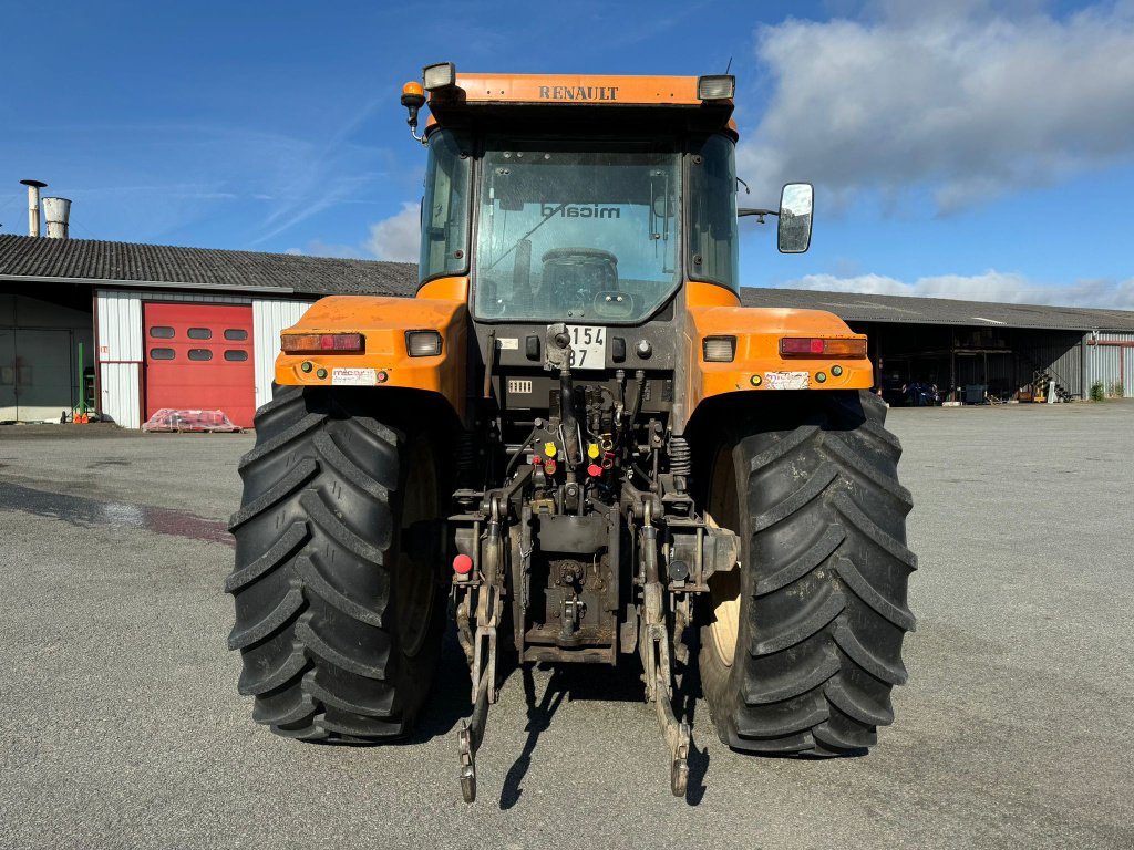 Traktor типа Renault ARES 636 RZ -  DESTOCKAGE, Gebrauchtmaschine в GUERET (Фотография 4)