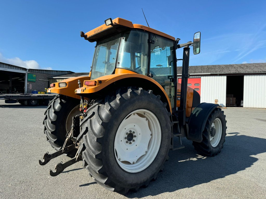 Traktor des Typs Renault ARES 636 RZ -  DESTOCKAGE, Gebrauchtmaschine in GUERET (Bild 5)