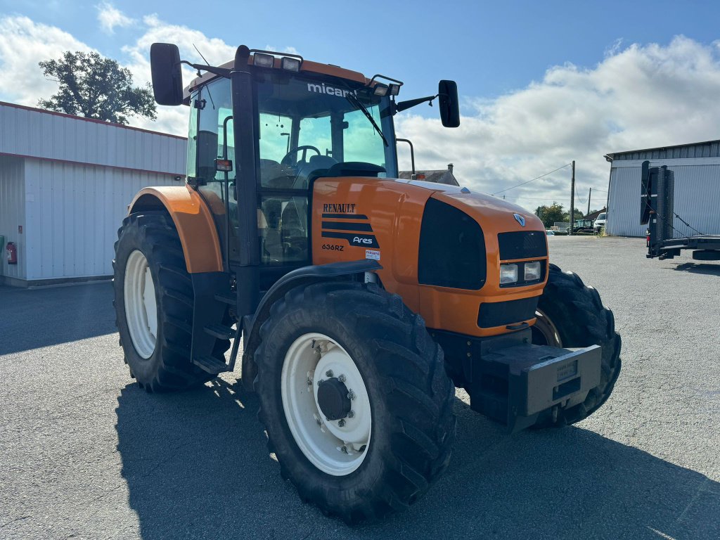 Traktor of the type Renault ARES 636 RZ, Gebrauchtmaschine in GUERET (Picture 2)