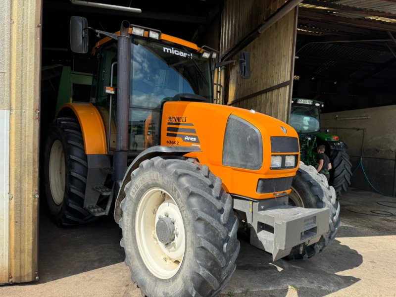 Traktor of the type Renault ARES 636 RZ, Gebrauchtmaschine in GUERET