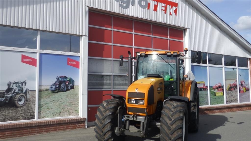 Traktor of the type Renault Ares 696 RZ, Gebrauchtmaschine in Hobro (Picture 2)