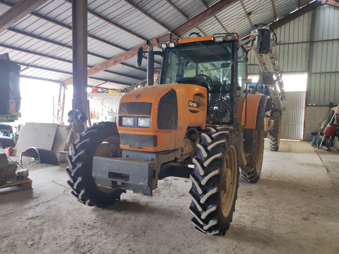 Traktor van het type Renault Ares 696 RZ, Gebrauchtmaschine in Chauvoncourt (Foto 1)