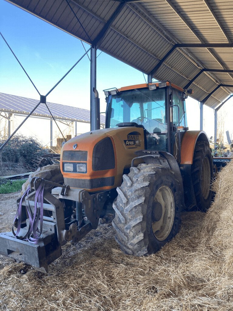 Traktor des Typs Renault ARES 816 RZ, Gebrauchtmaschine in SAINT ANDIOL (Bild 4)