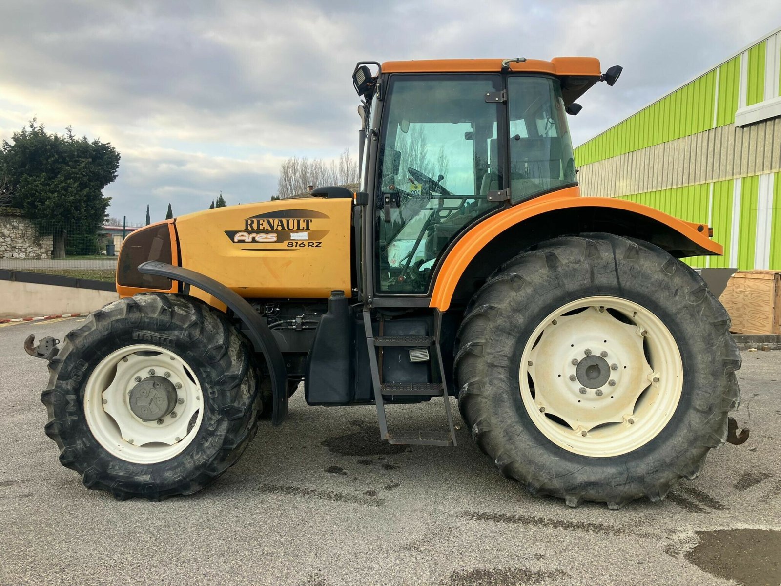 Traktor typu Renault ARES 816 RZ, Gebrauchtmaschine v SAINT ANDIOL (Obrázok 7)