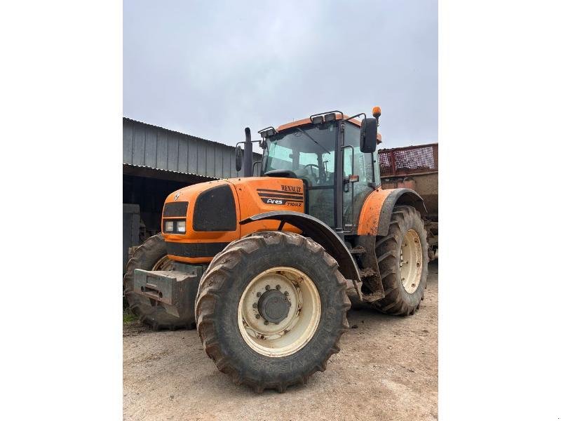 Traktor van het type Renault ARES710, Gebrauchtmaschine in ANTIGNY (Foto 1)