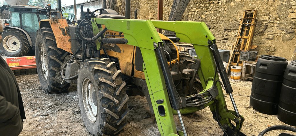 Traktor Türe ait Renault CELTIS 446 RA, Gebrauchtmaschine içinde LIMEY-REMENAUVILLE (resim 1)