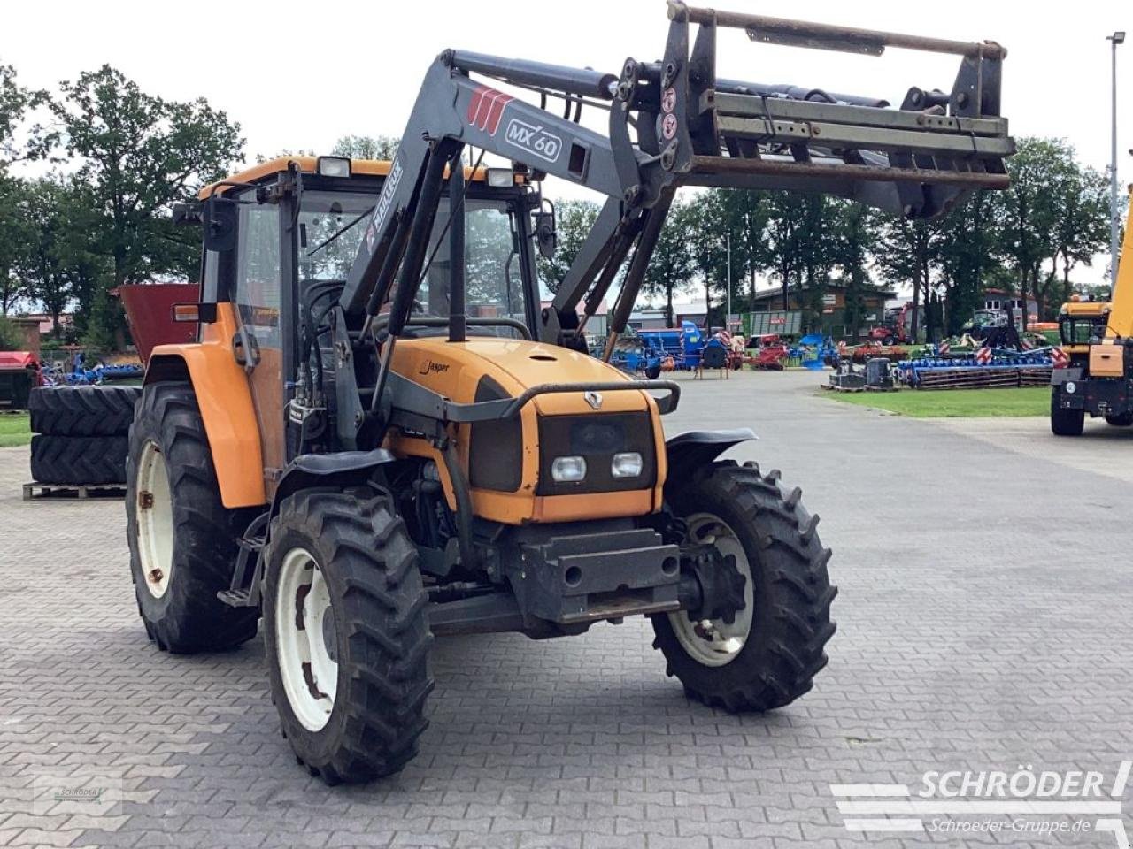 Traktor του τύπου Renault CERES 325 X, Gebrauchtmaschine σε Lastrup (Φωτογραφία 2)