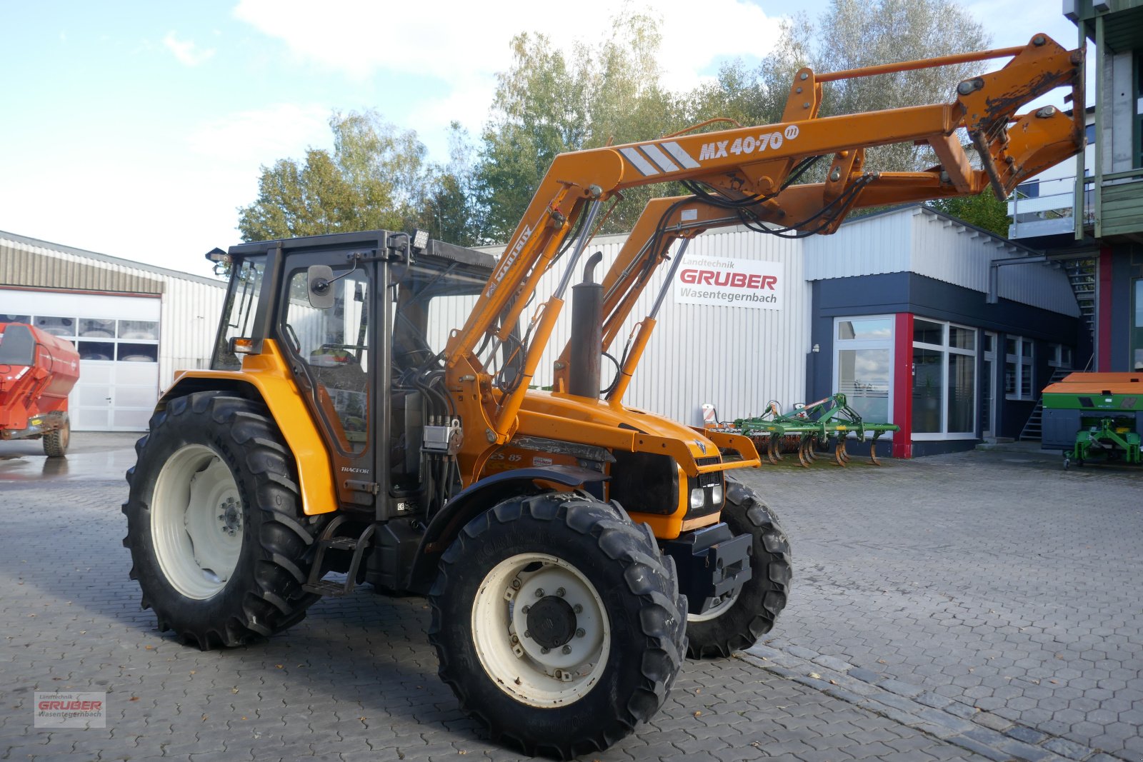 Traktor typu Renault Ceres 85 + FL MX 4070, Gebrauchtmaschine w Dorfen (Zdjęcie 4)