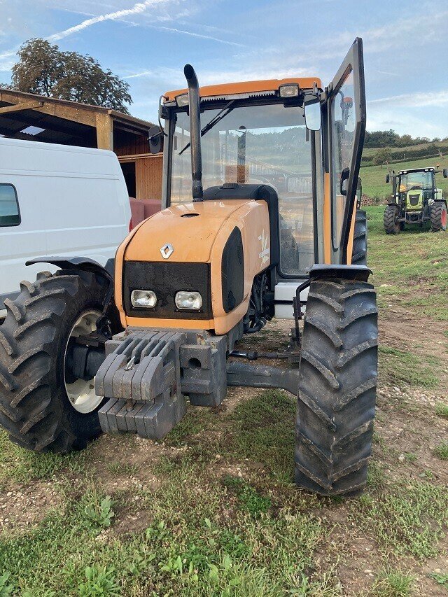 Traktor типа Renault CERES 95 X, Gebrauchtmaschine в Paray-le-monial (Фотография 5)