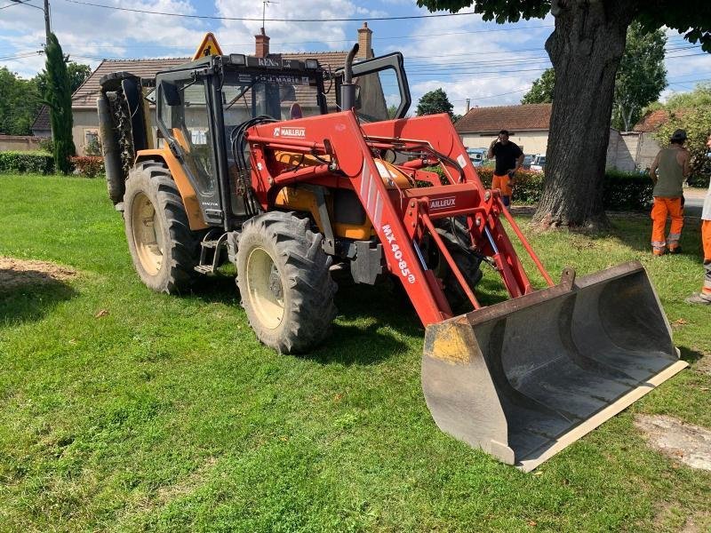 Traktor typu Renault CERES 95, Gebrauchtmaschine v SAINT-GERMAIN DU PUY (Obrázok 2)