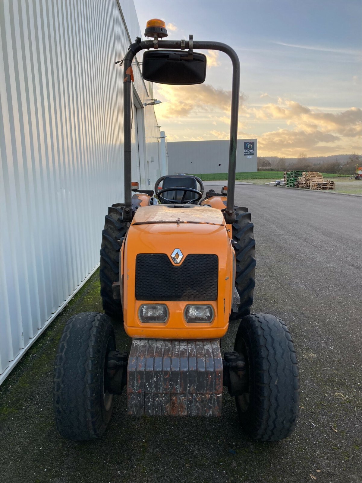 Traktor от тип Renault DIONIS 110, Gebrauchtmaschine в CHEMINOT (Снимка 5)