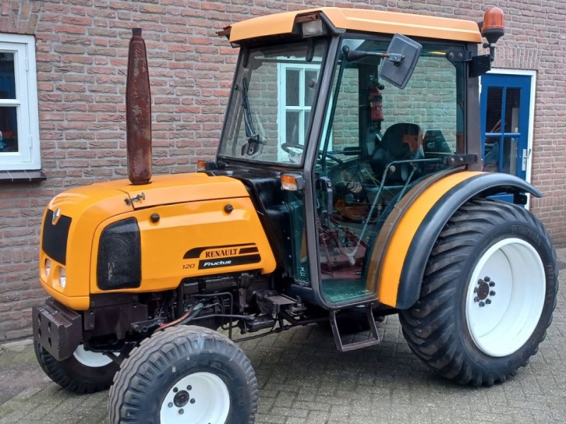 Traktor van het type Renault fructus 120, Gebrauchtmaschine in Mariahout (Foto 1)