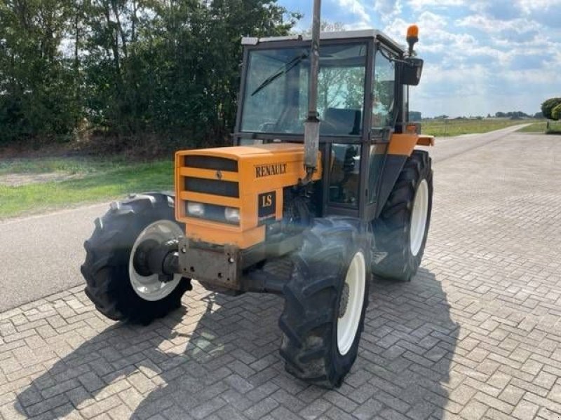 Traktor of the type Renault R 65 14 LS, Gebrauchtmaschine in Roosendaal (Picture 5)