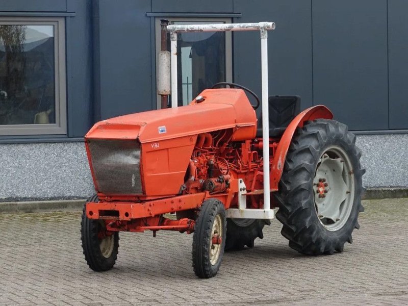 Traktor van het type Renault R57 2wd / 5004 Draaiuren / Smalspoortrekker, Gebrauchtmaschine in Swifterband (Foto 1)