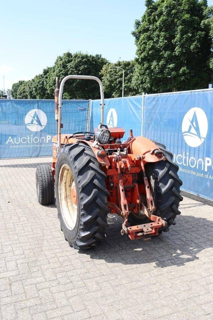 Traktor типа Renault R60, Gebrauchtmaschine в Antwerpen (Фотография 4)