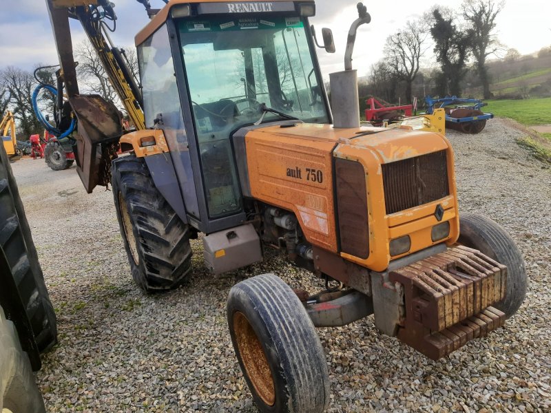 Traktor del tipo Renault R7501, Gebrauchtmaschine In Le Horps (Immagine 1)