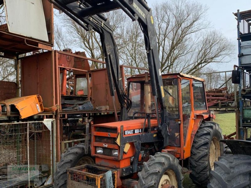 Traktor van het type Renault Schlacht-Traktoren Renault 651-4, nur Teile, Traktoren sind demontiert, Gebrauchtmaschine in Geiselhöring (Foto 1)