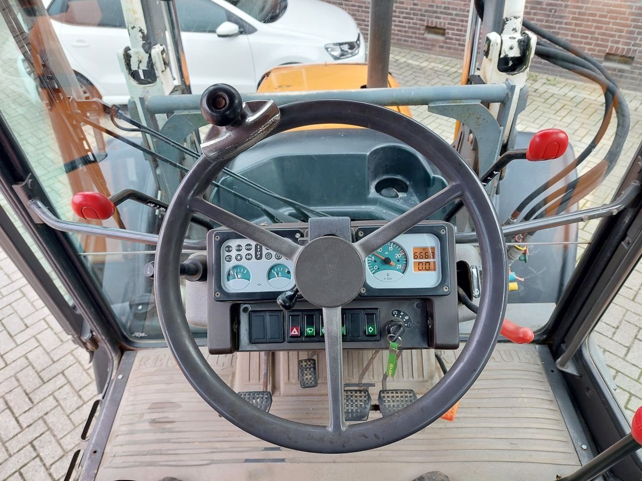 Traktor van het type Renault Temis 550x, Gebrauchtmaschine in Ouderkerk aan den IJssel (Foto 5)