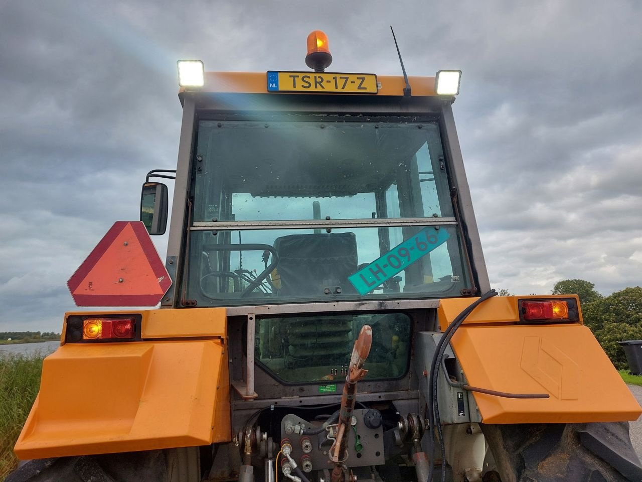 Traktor of the type Renault Temis 550x, Gebrauchtmaschine in Ouderkerk aan den IJssel (Picture 11)