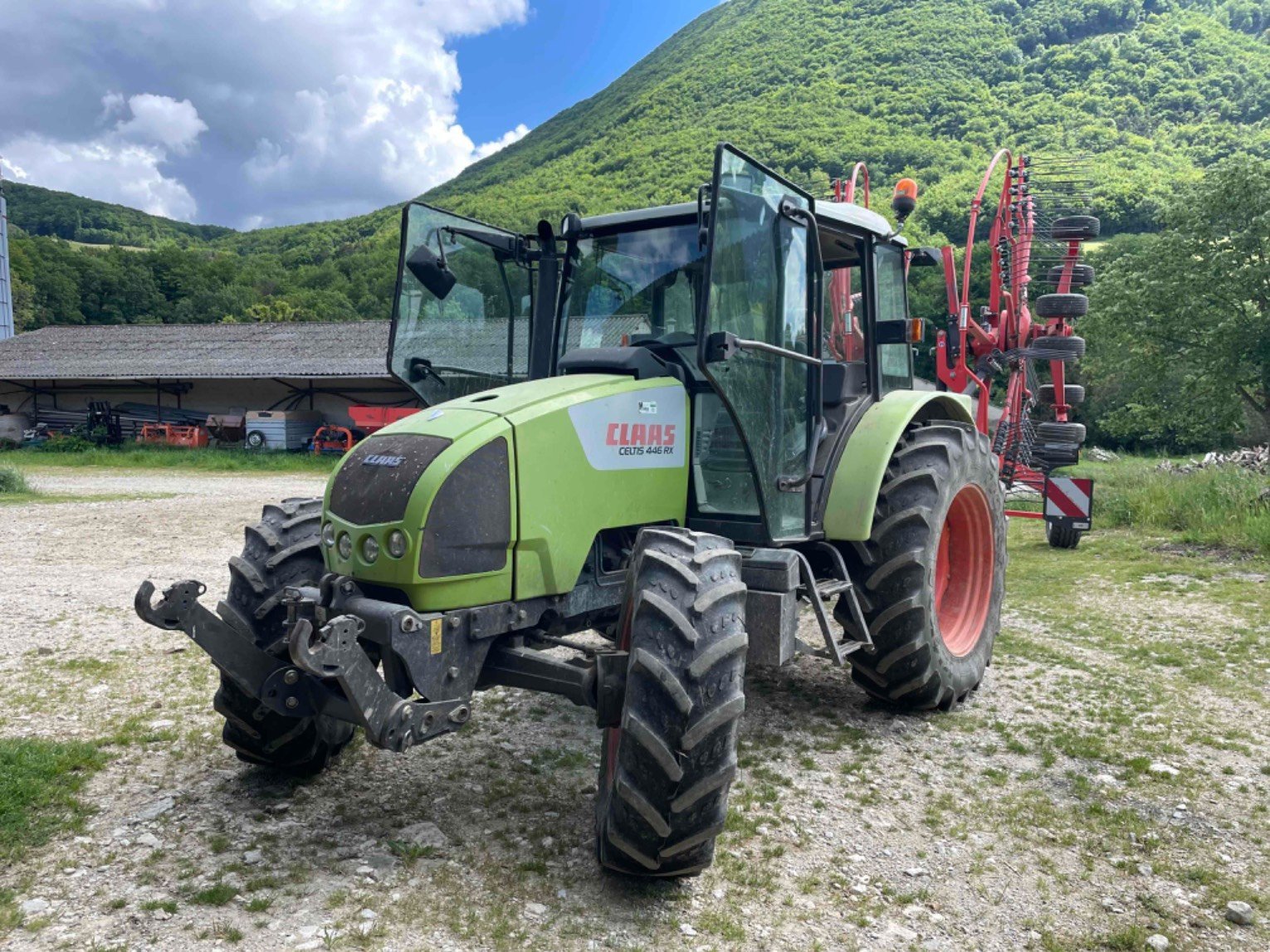 Traktor typu Renault Tracteur agricole CELTIS 446RX Renault, Gebrauchtmaschine v ROYNAC (Obrázek 1)