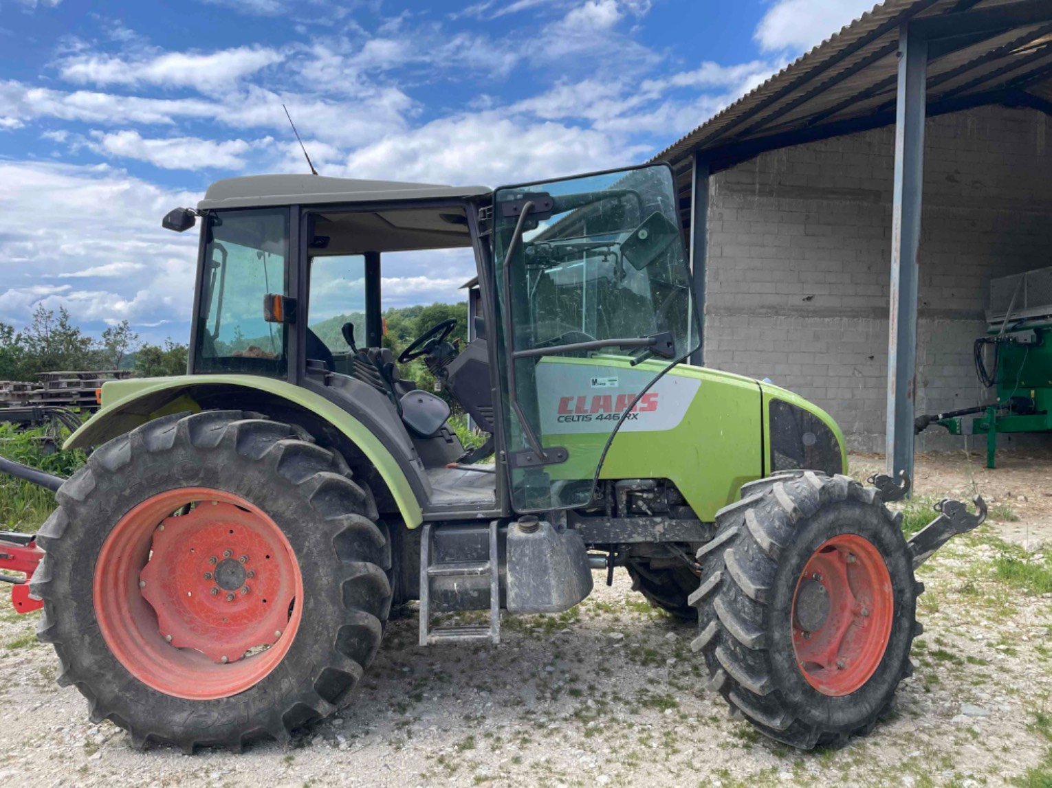 Traktor типа Renault Tracteur agricole CELTIS 446RX Renault, Gebrauchtmaschine в ROYNAC (Фотография 5)