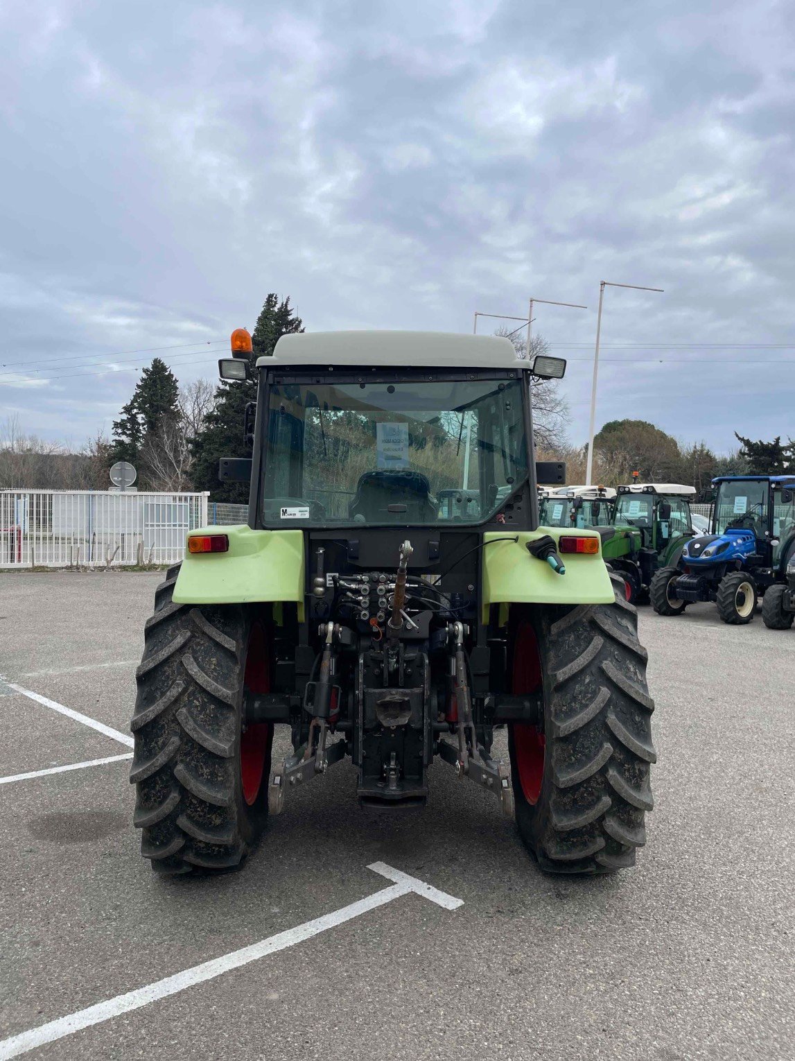 Traktor typu Renault Tracteur agricole CELTIS 446RX Renault, Gebrauchtmaschine v ROYNAC (Obrázek 4)