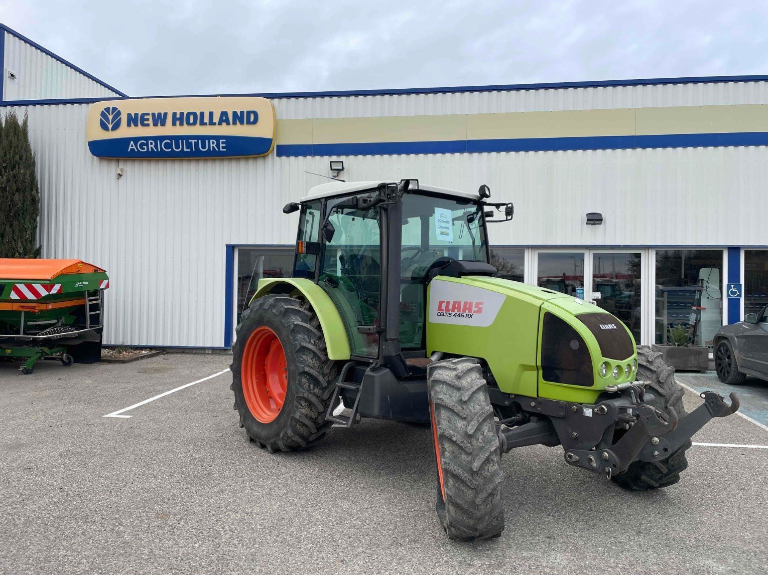 Traktor типа Renault Tracteur agricole CELTIS 446RX Renault, Gebrauchtmaschine в ROYNAC (Фотография 1)