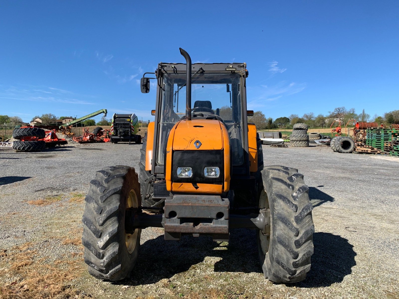 Traktor Türe ait Renault Tracteur agricole CERES335X Renault, Gebrauchtmaschine içinde SAINT GAUDENS (resim 2)