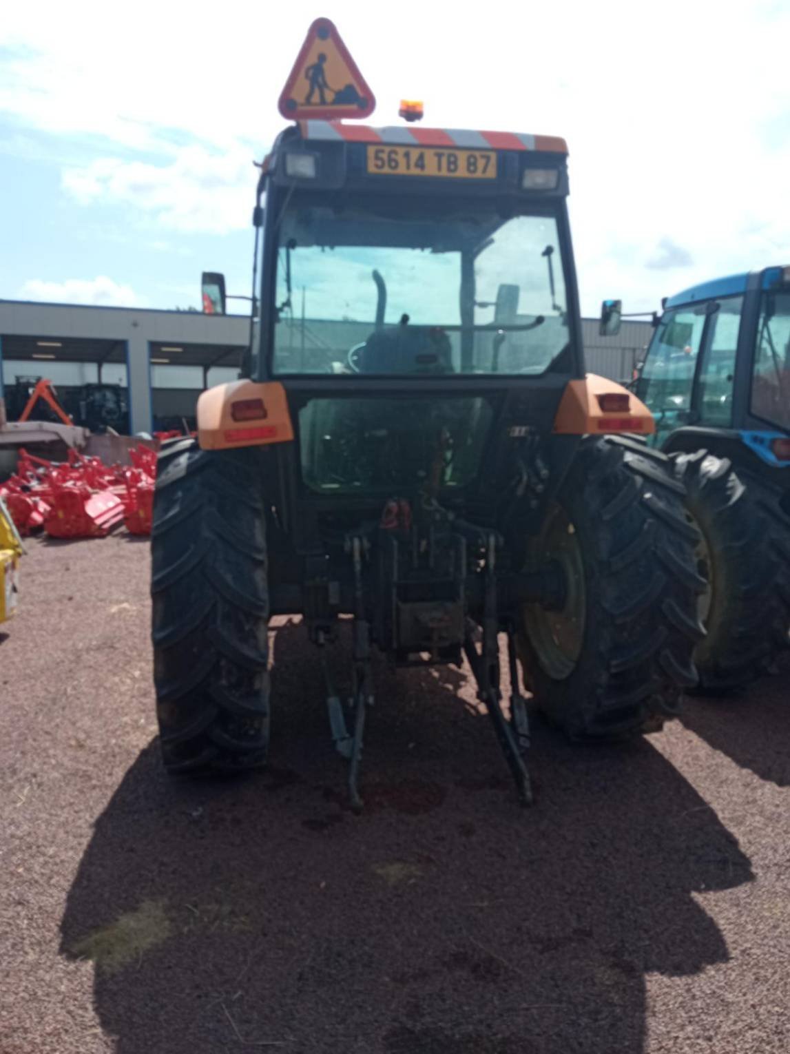 Traktor Türe ait Renault Tracteur agricole ERGOS90 Renault, Gebrauchtmaschine içinde LA SOUTERRAINE (resim 3)