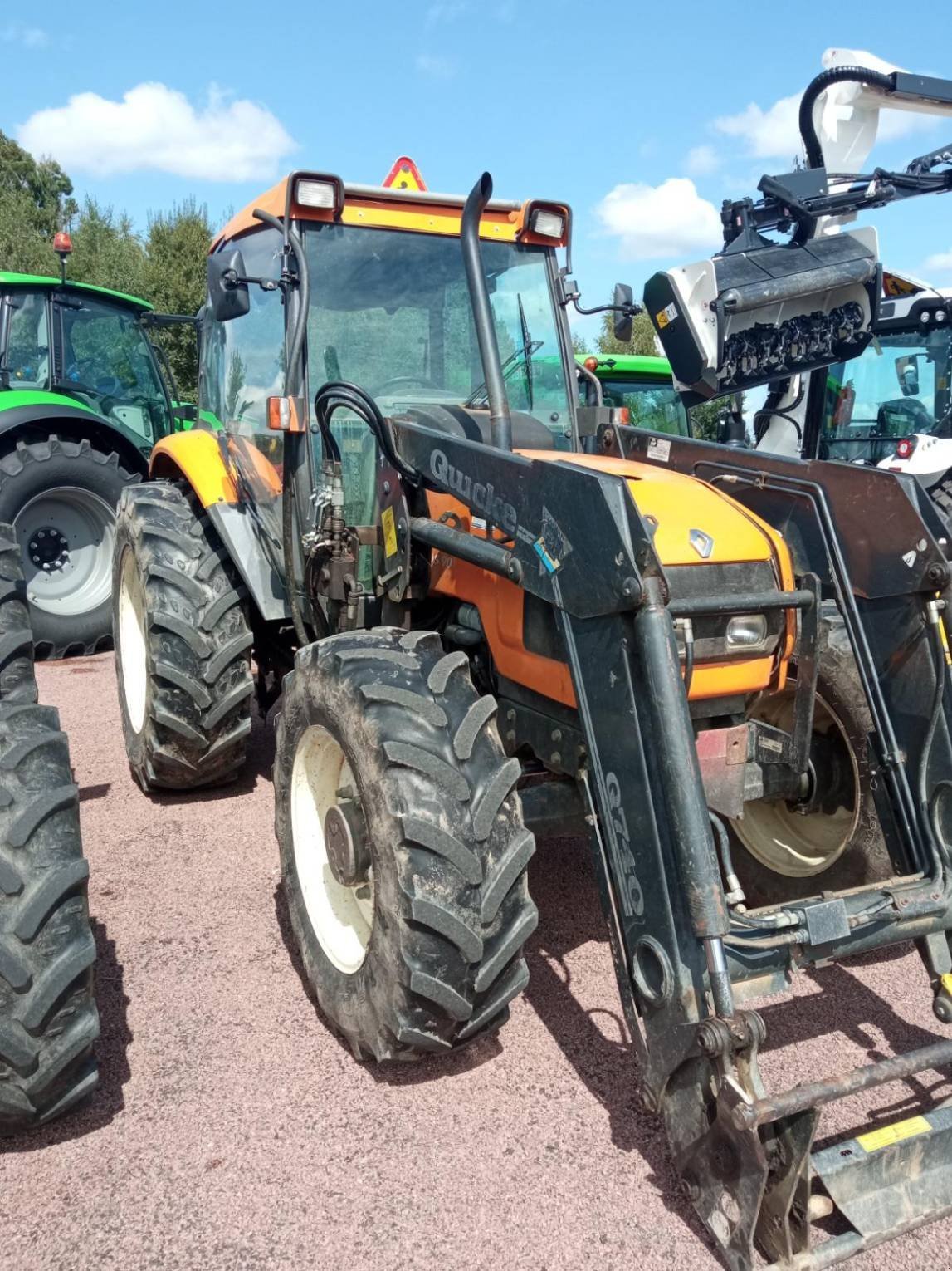 Traktor Türe ait Renault Tracteur agricole ERGOS90 Renault, Gebrauchtmaschine içinde LA SOUTERRAINE (resim 2)