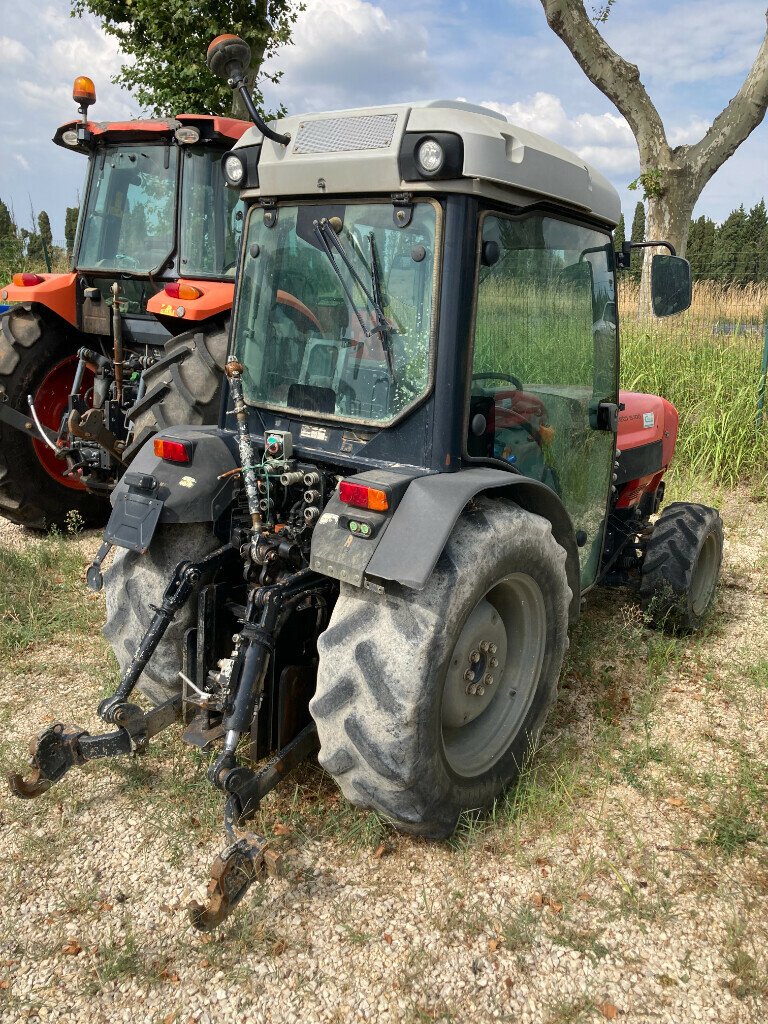 Traktor des Typs Same TRACTEUR FRUT3 100S, Gebrauchtmaschine in SAINT ANDIOL (Bild 3)