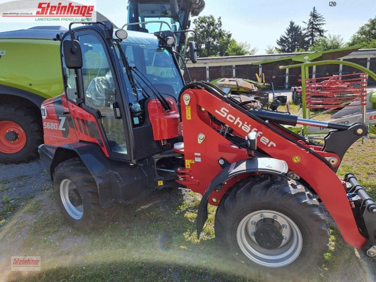 Traktor of the type Schäffer 5680 Z, Neumaschine in Rollwitz (Picture 1)