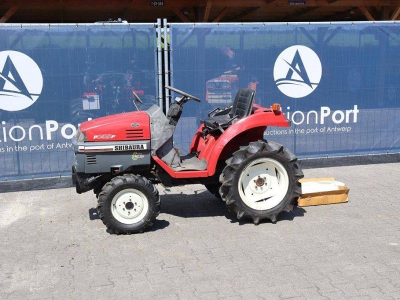 Traktor del tipo Shibaura P145F, Gebrauchtmaschine en Antwerpen (Imagen 1)