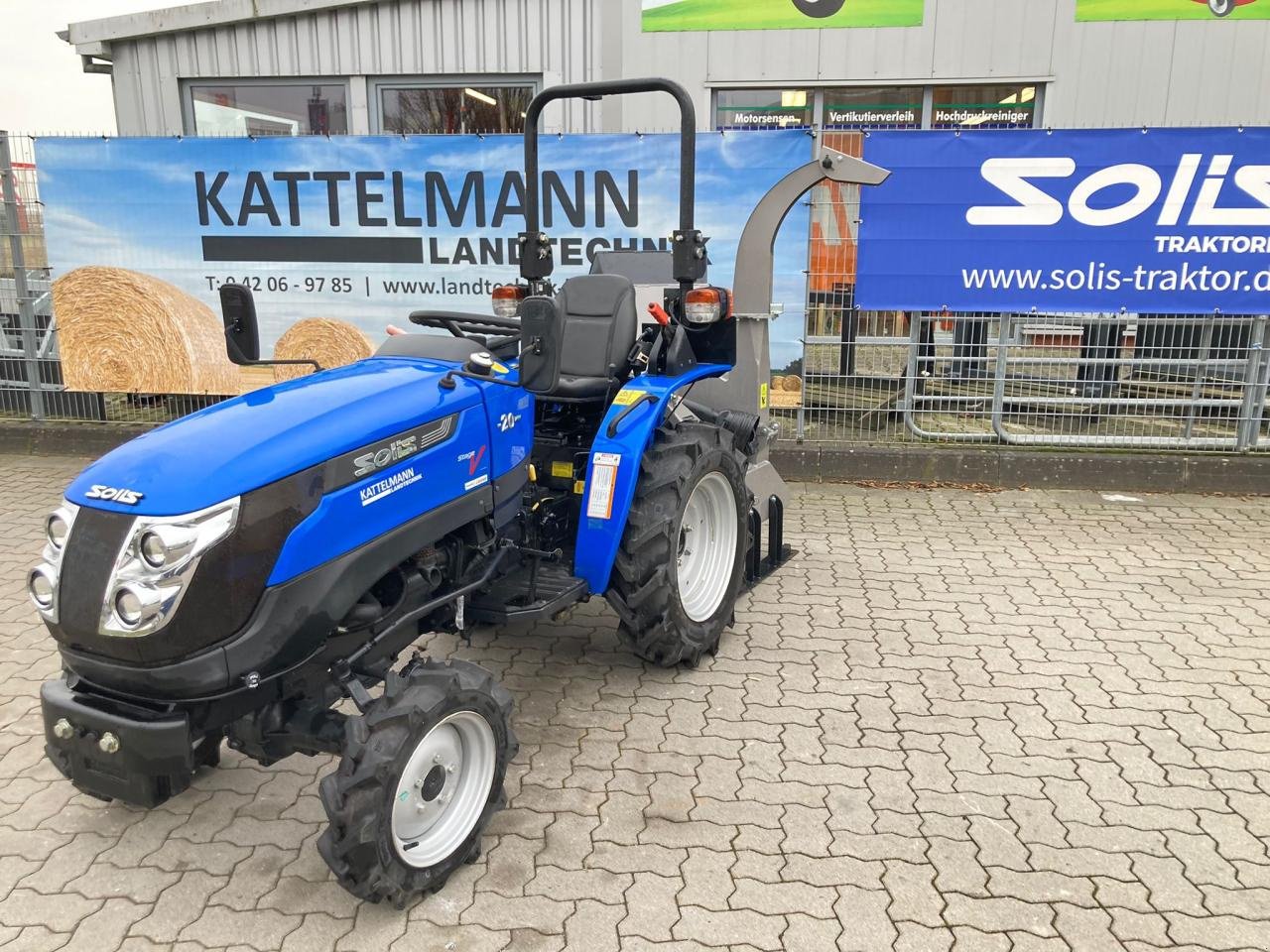 Traktor typu Solis 20 mit Holzhäcksler, Gebrauchtmaschine w Stuhr (Zdjęcie 1)