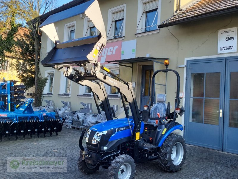 Traktor van het type Solis 26 9+9 + Alö Quicke C12s Frontlader + MPC-140 Klappschaufel + Straßenzulassung, Neumaschine in Feuchtwangen (Foto 1)