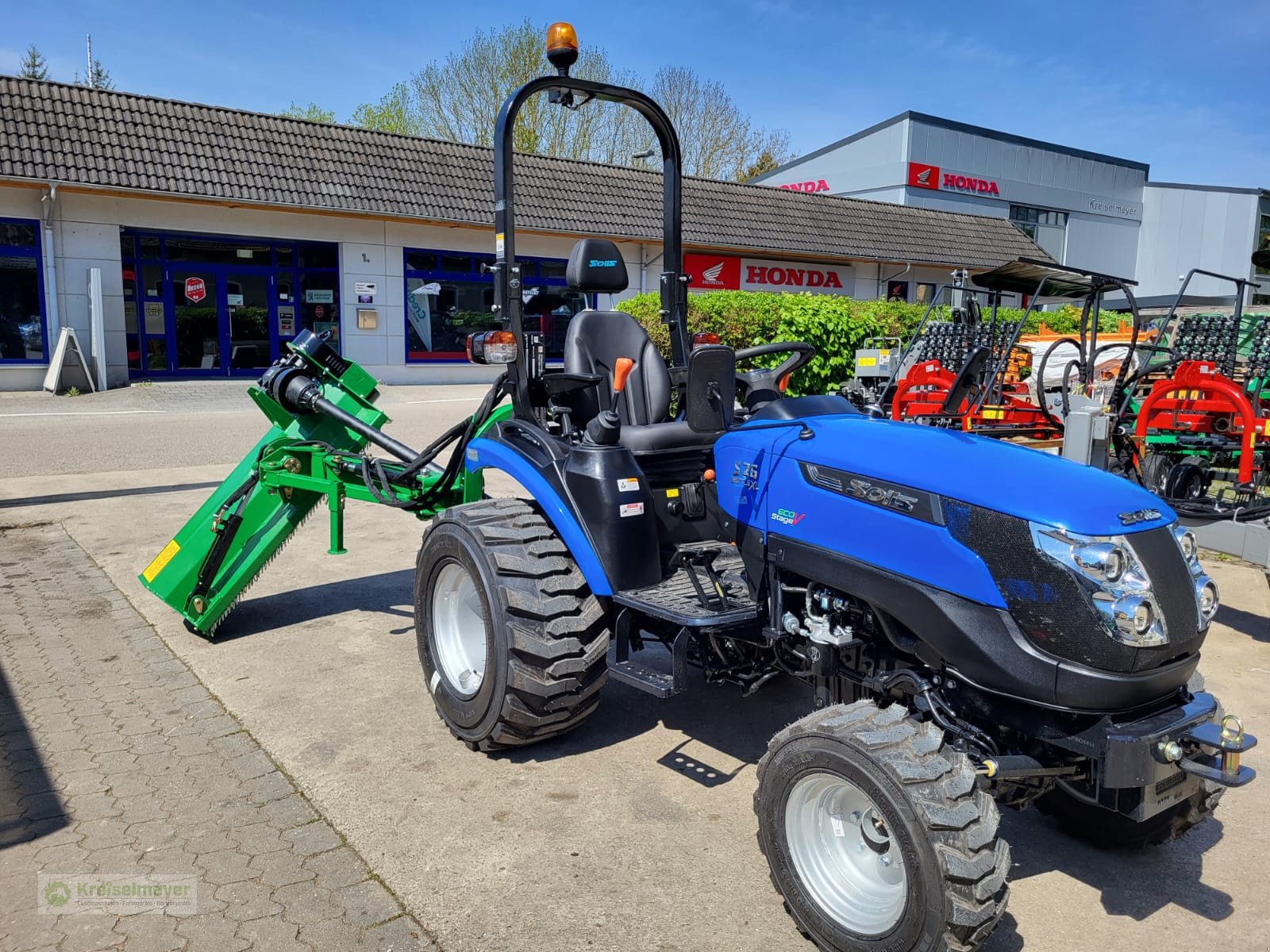 Traktor van het type Solis 26 9+9 mit Ausliegemulcher 125cm + Industriereifen + Straßenzulassung NEU Allrad, Neumaschine in Feuchtwangen (Foto 7)