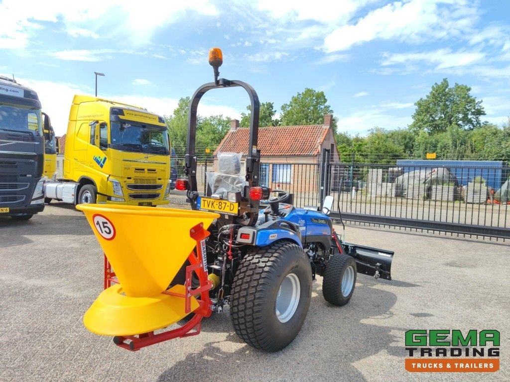 Traktor des Typs Solis 26 HST 4WD Gazon banden - Aftakas - Wegverlichting - NIEUW! Onge, Gebrauchtmaschine in Oud Gastel (Bild 7)