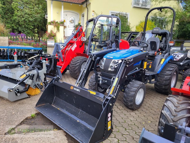 Traktor des Typs Solis 26 HST + Alö C12s Frontlader + MPC-140 Greifschaufel + StVZO Vorführer GARANTIE, Gebrauchtmaschine in Feuchtwangen