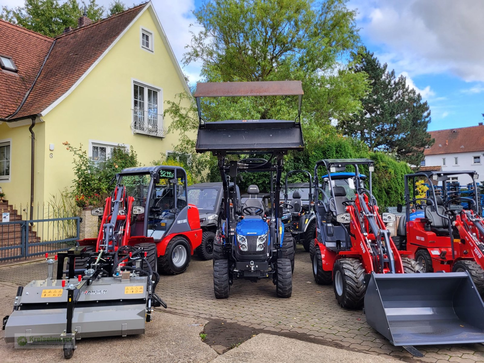 Traktor van het type Solis 26 HST + Alö C12s Frontlader + MPC-140 Greifschaufel + StVZO Vorführer GARANTIE, Gebrauchtmaschine in Feuchtwangen (Foto 10)