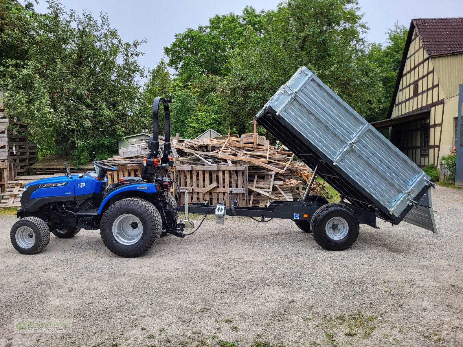 Traktor des Typs Solis 26 HST + Bernardi E25 Kipper Kombipaket neu, Neumaschine in Feuchtwangen (Bild 1)