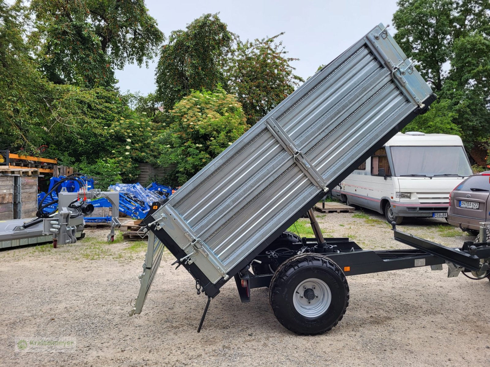 Traktor van het type Solis 26 HST + Bernardi E25 Kipper Kombipaket neu, Neumaschine in Feuchtwangen (Foto 4)