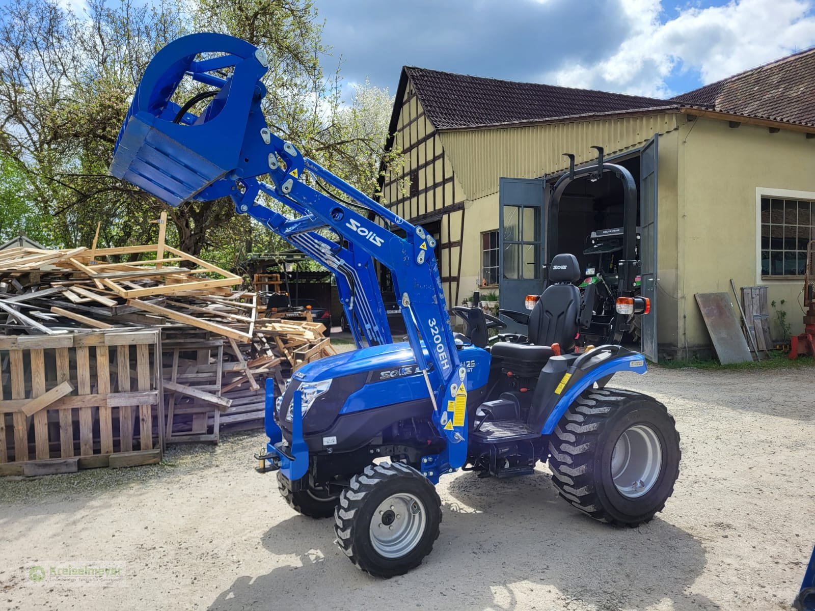 Traktor tip Solis 26 HST + Frontlader 3200EH + Greifschaufel inkl. Zulassung neu, Neumaschine in Feuchtwangen (Poză 3)